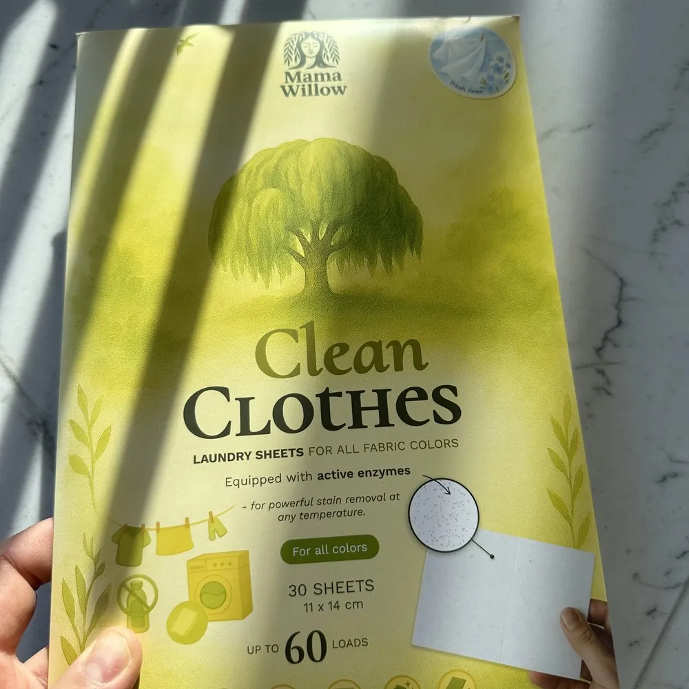 Nahaufnahme der MamaWillow Clean-Clothes-Packung mit Inhaltsangaben